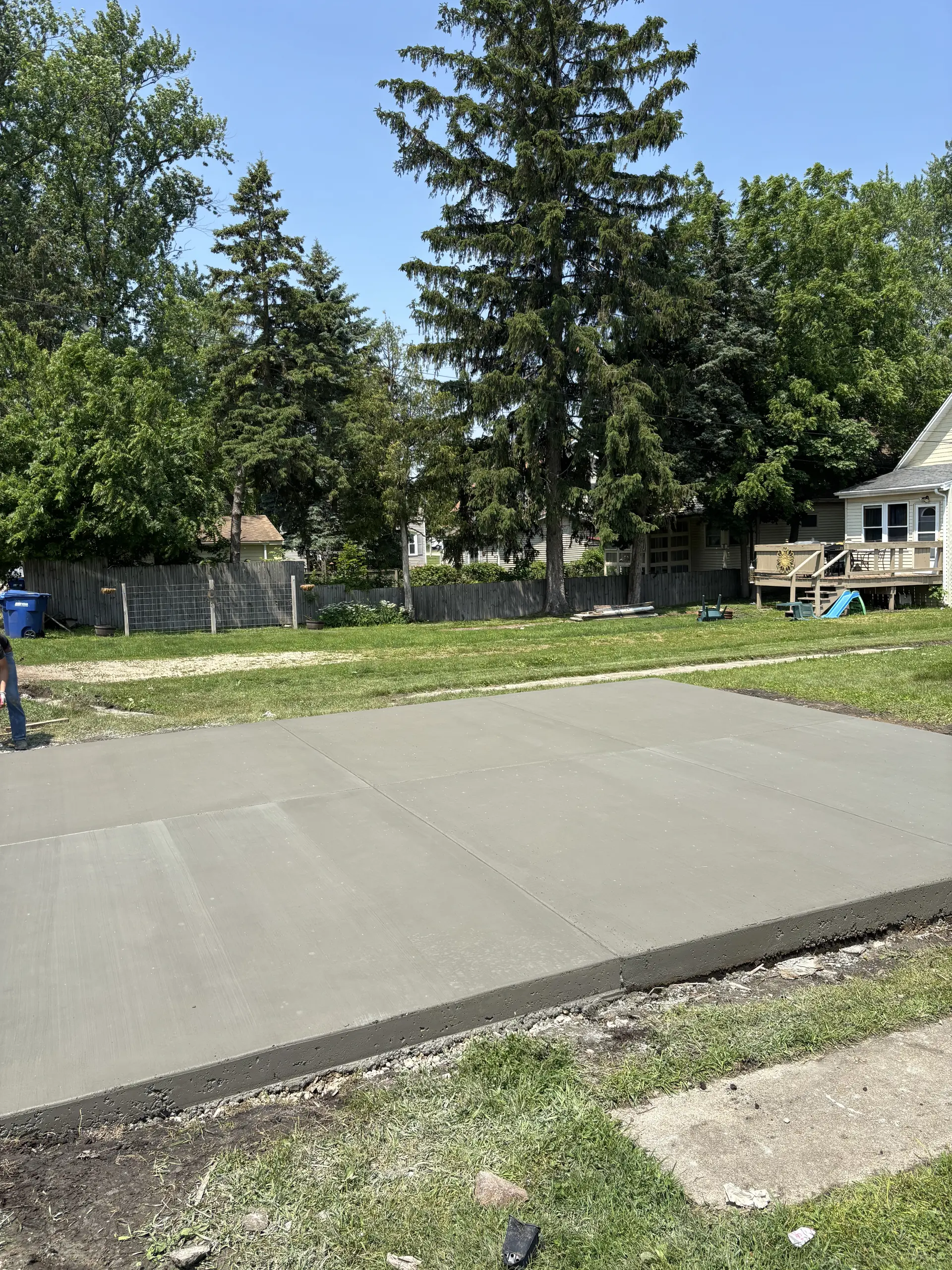 Commercial concrete apron and approach by FPI Construction